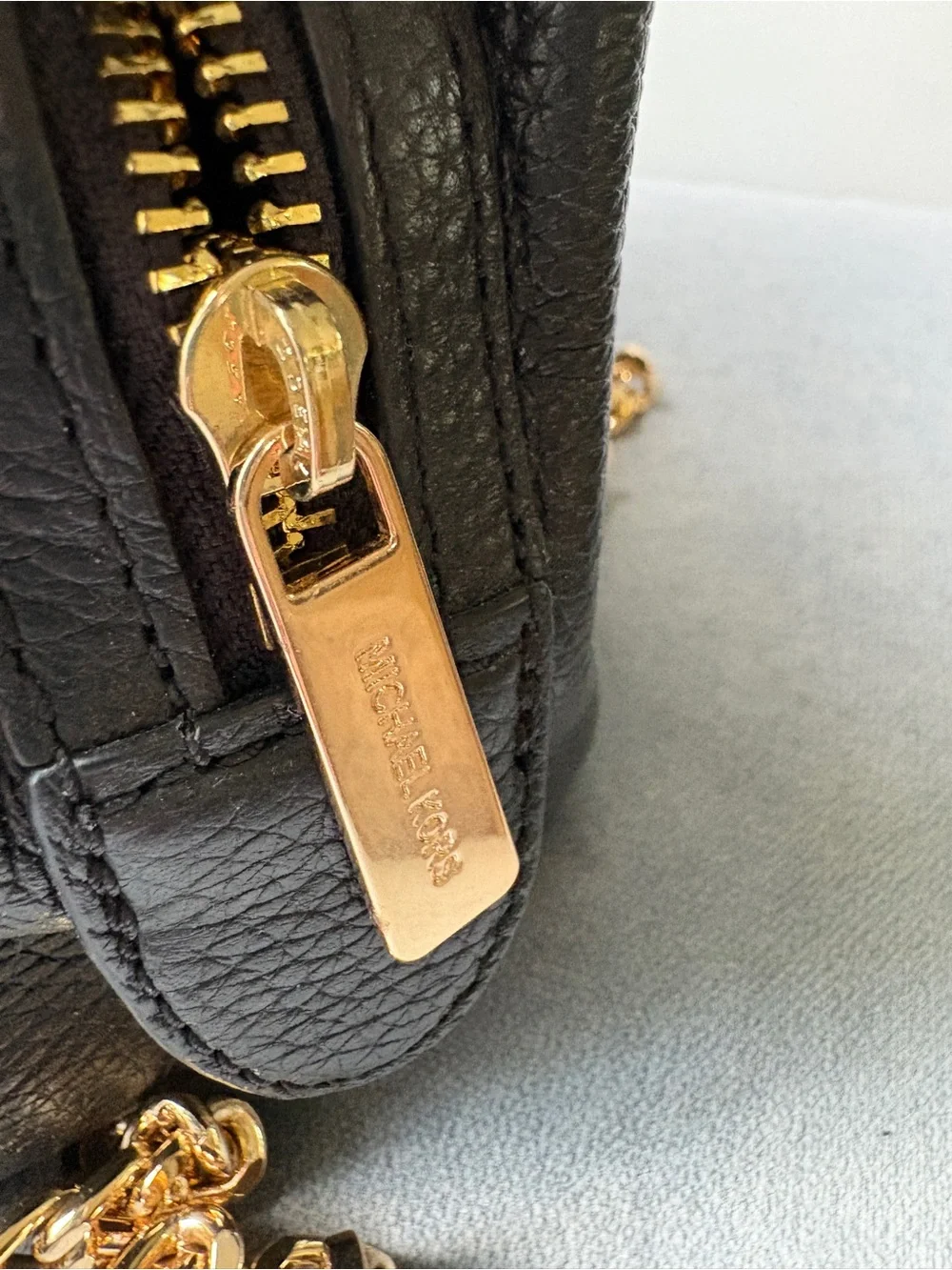 MICHAEL KORS Jet Set Chain Handbag
